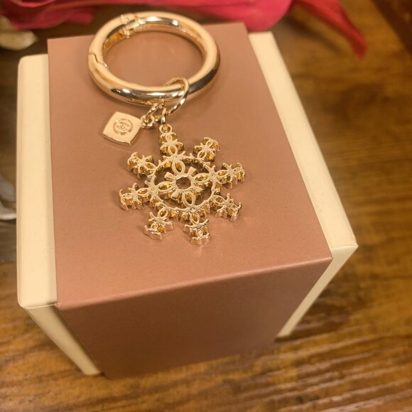 Gift With Purchase CC Charm - Picture 2 of 6